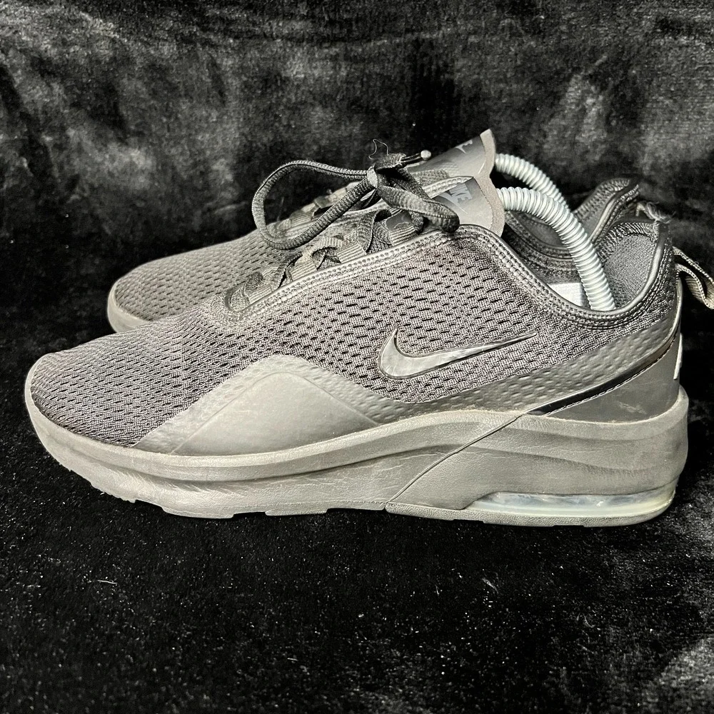 Nike Air Max Motion 2 AO0266-004 Mens US 8 Running Shoes Black Athletic Sneakers